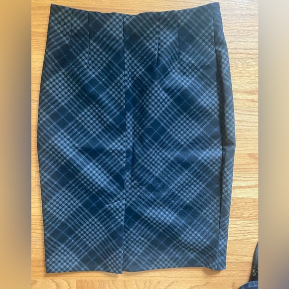 Plaid Pencil skirt (M) - Picture 2 of 4